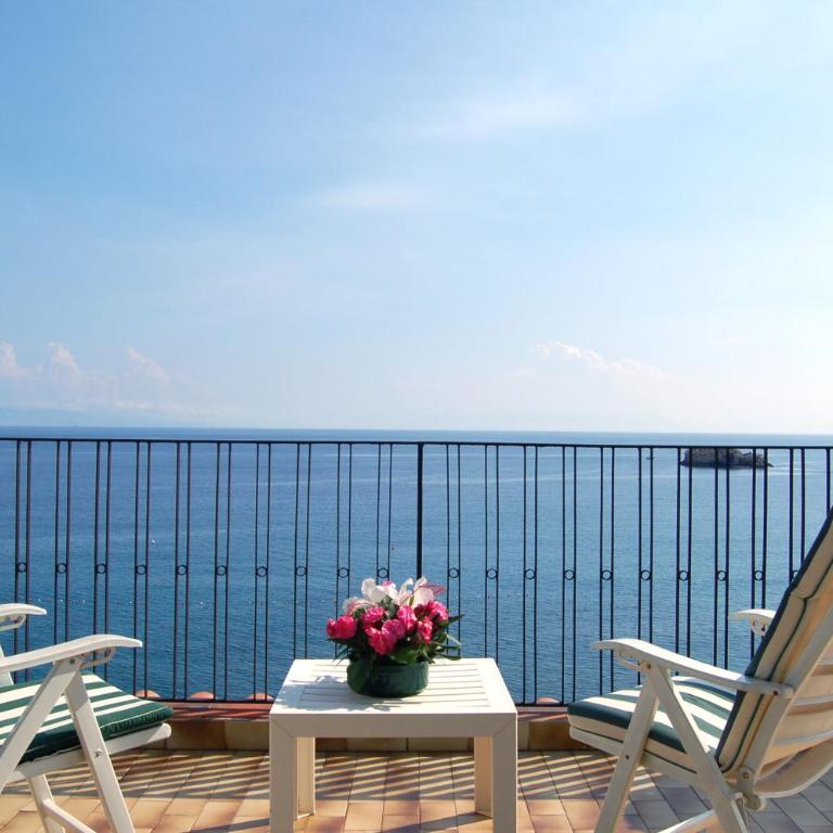 Hotel Lido Mediterranee - Superior Double or Twin Room with Sea View - 7