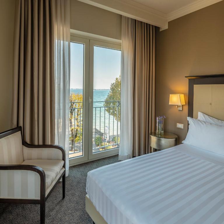 Villa Rosa Hotel Desenzano - Suite con Balcone e Vista Lago - 8