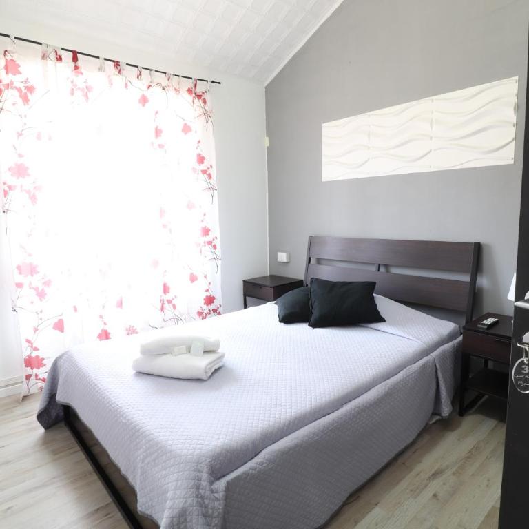 Guest House Minas - Double Room with Private Bathroom - 15