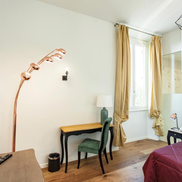 Hotel St. James - Deluxe Double or Twin Room with City View - 2