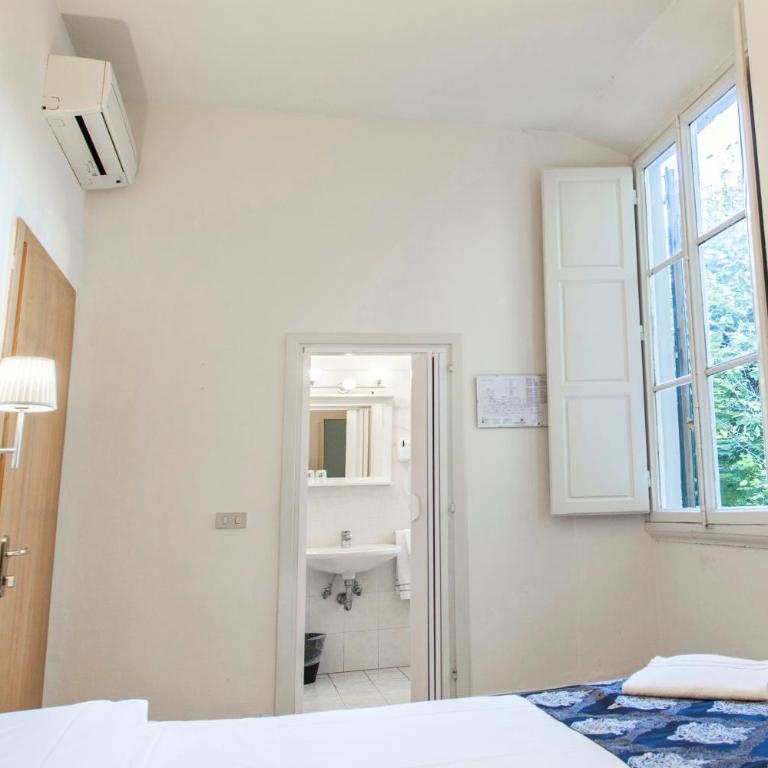 Hotel St. James - Standard Single Room - 1