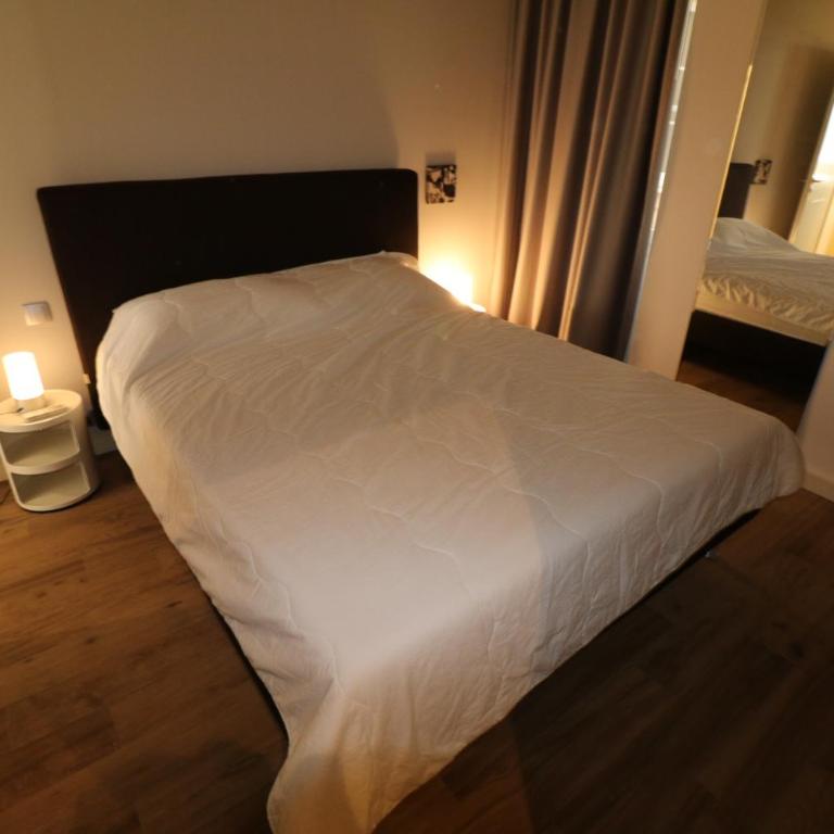 Luxury, central 3 bedroom, 3 bathrooms 5 mins from the Palais 410 - Appartement 3 Chambres - 15