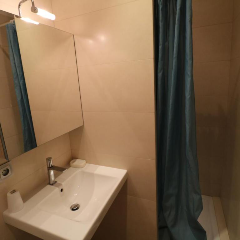Luxury, central 3 bedroom, 3 bathrooms 5 mins from the Palais 410 - Appartement 3 Chambres - 16