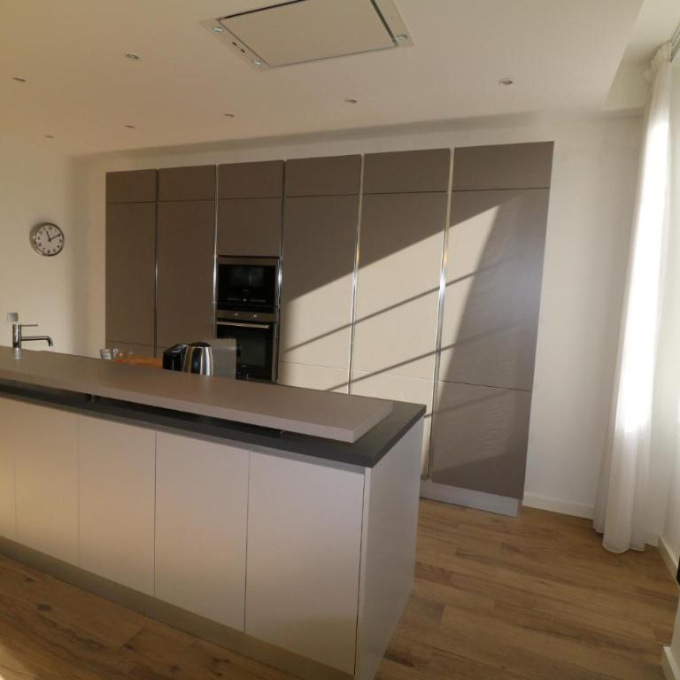 Luxury, central 3 bedroom, 3 bathrooms 5 mins from the Palais 410 - Appartement 3 Chambres - 8