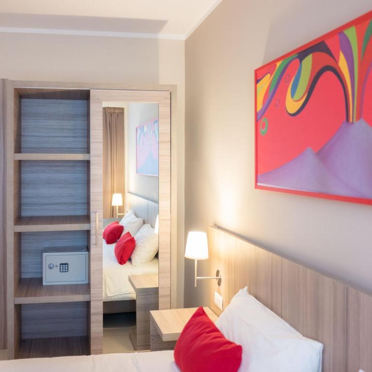 Art Suite nel Cuore di Napoli - Deluxe Double or Twin Room - 5