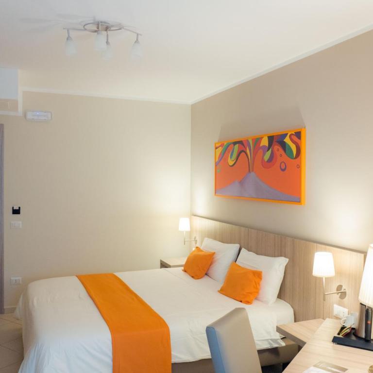 Art Suite nel Cuore di Napoli - Deluxe Double or Twin Room - 4