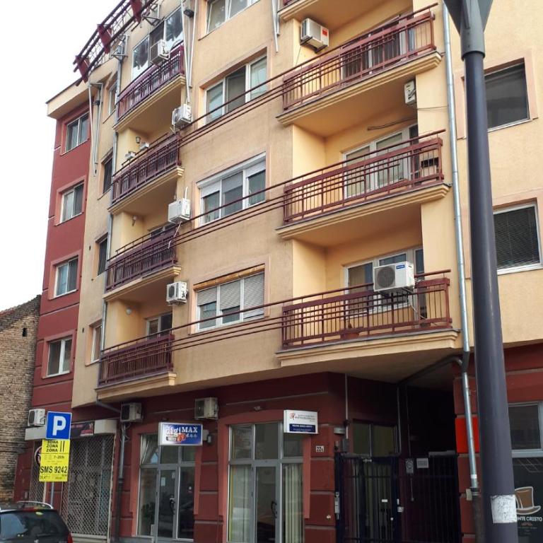 Apartman Donner Centar - Apartment - 3