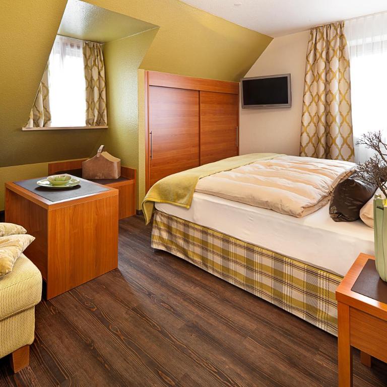 Altstadthotel "Zum Hechten" - Dreibettzimmer - 2