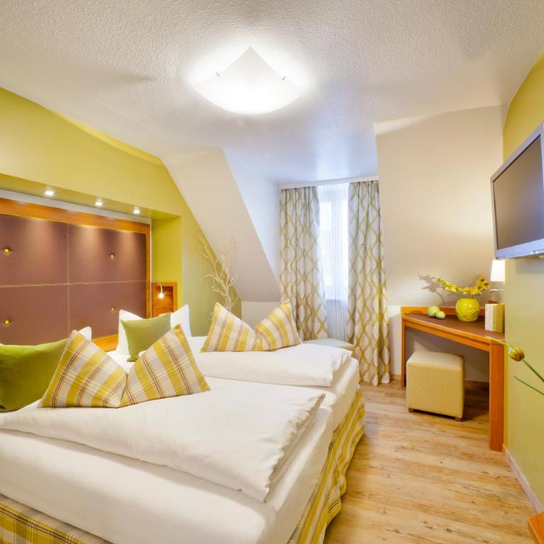 Altstadthotel "Zum Hechten" - Standard Doppel- oder Zweibettzimmer - 3
