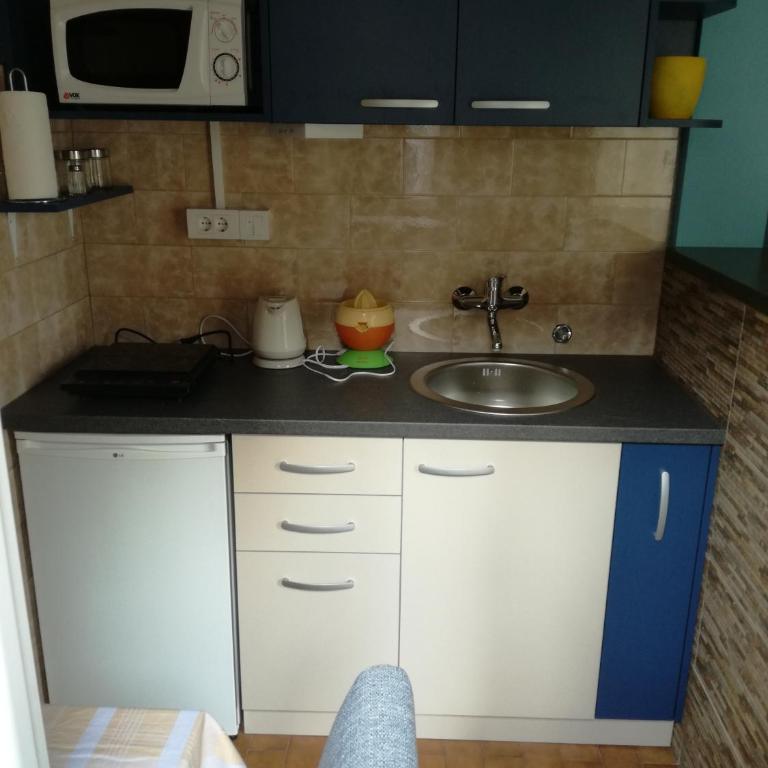 BY THE PARK free parking - Apartman - 18
