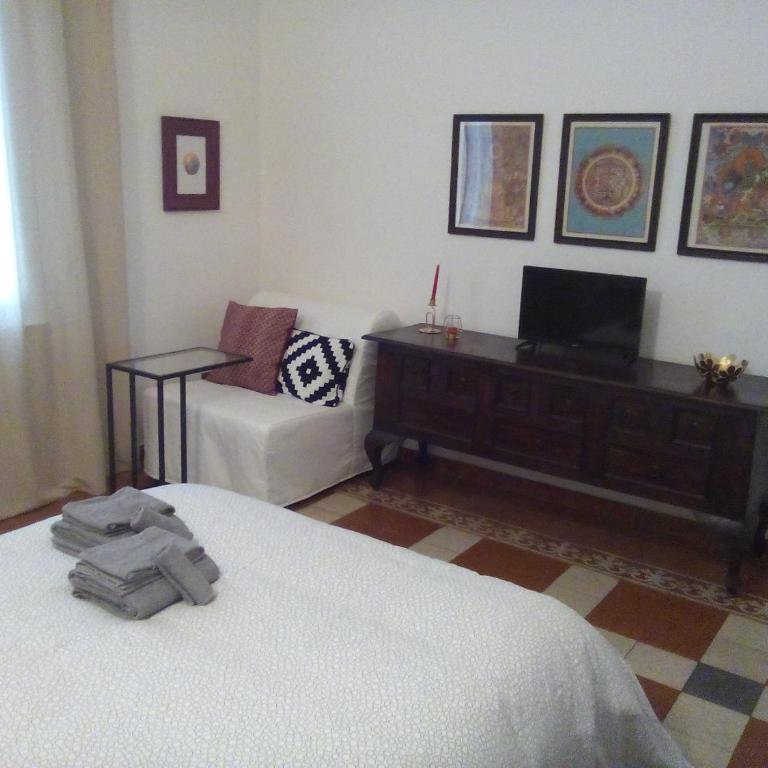 primopiano BnB - Camera King con Vista Giardino - 3