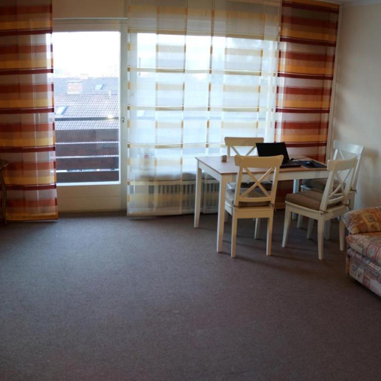 Sunny 1-room apartment near railway station - Apartamento con vistas a las montañas - 5