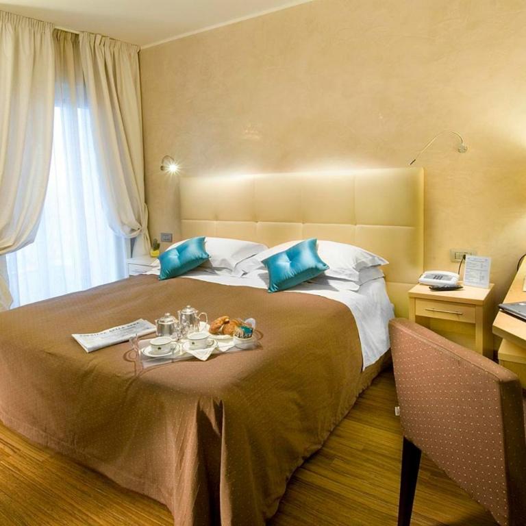 Hotel Sarti - Superior Double or Twin Room with Sea View - 2
