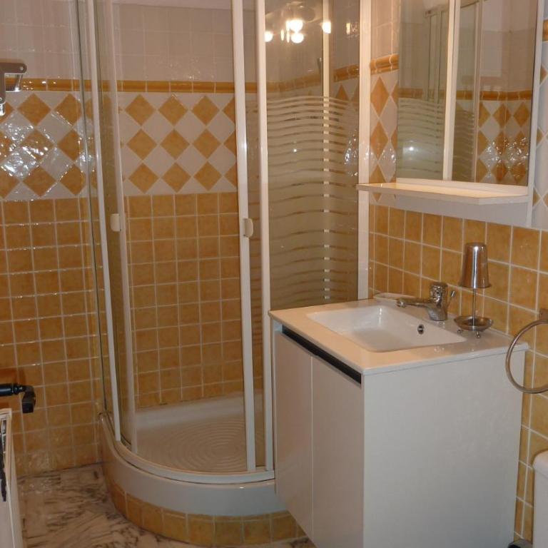 Lou Candelou - Chambre Double avec Douche - Vue sur Jardin - Soleil - 7