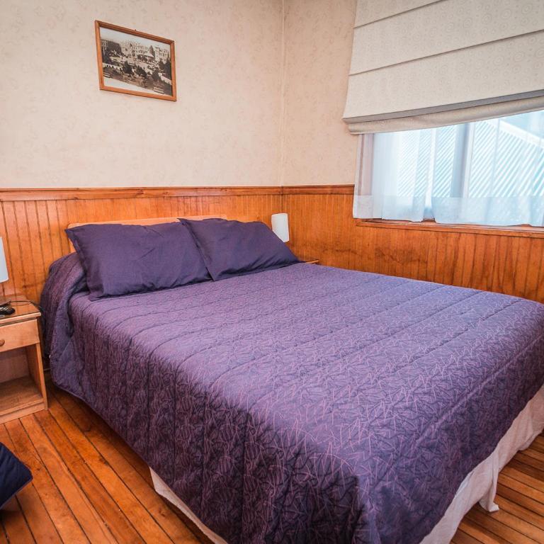 Hostal Chalet Las Violetas - Double or Twin Room with Shared Bathroom - 1