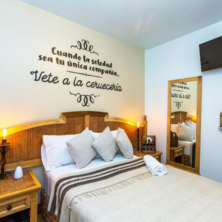 Mala Vecindad Beer Hotel - Double Room - 10