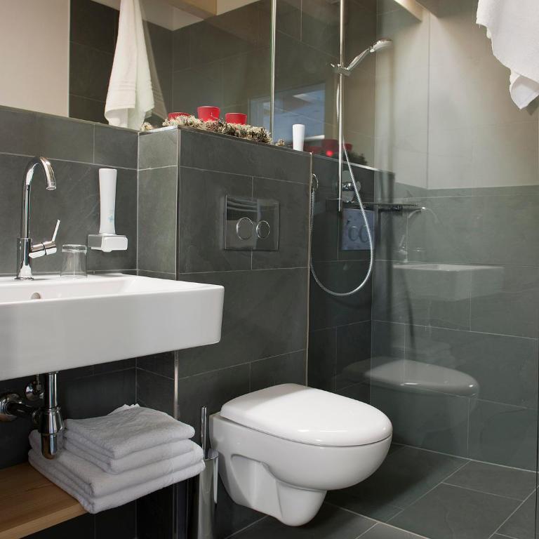Alpinhotel Pacheiner - Apartment mit 2 Schlafzimmern, einem Balkon und Bergblick - 6