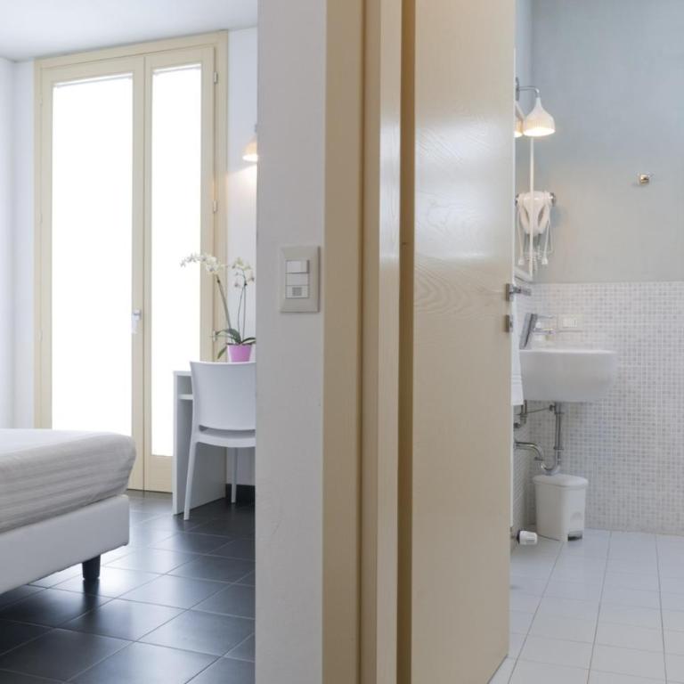 6 Porte Guesthouse - Camera Matrimoniale - 10