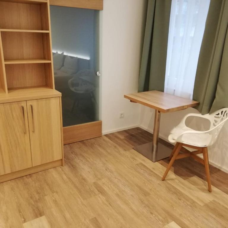 Flöckner B&B - Großes Doppelzimmer - 12