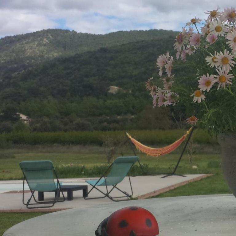 Le petit Ventoux - Chambre Double - Vue sur Piscine - 15
