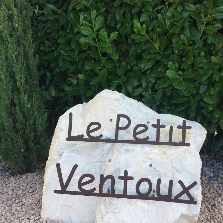 Le petit Ventoux - Chambre Double - Vue sur Piscine - 13