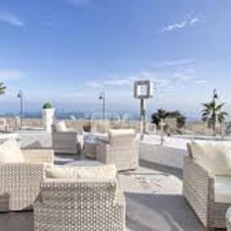 BALCON DEL MAR 2 APARTAMENT ON THE BEACH FRONT - Apartamento - 43