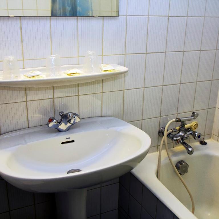 Hôtel Croix des Nordistes - Chambre Triple - 7