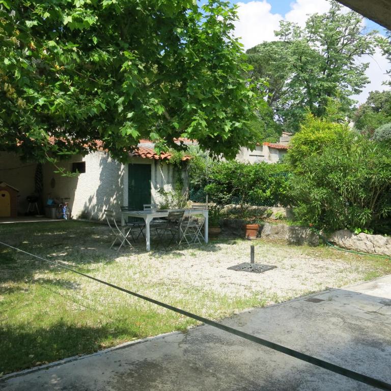 Maison avec jardin sur une colline - Villa - 2