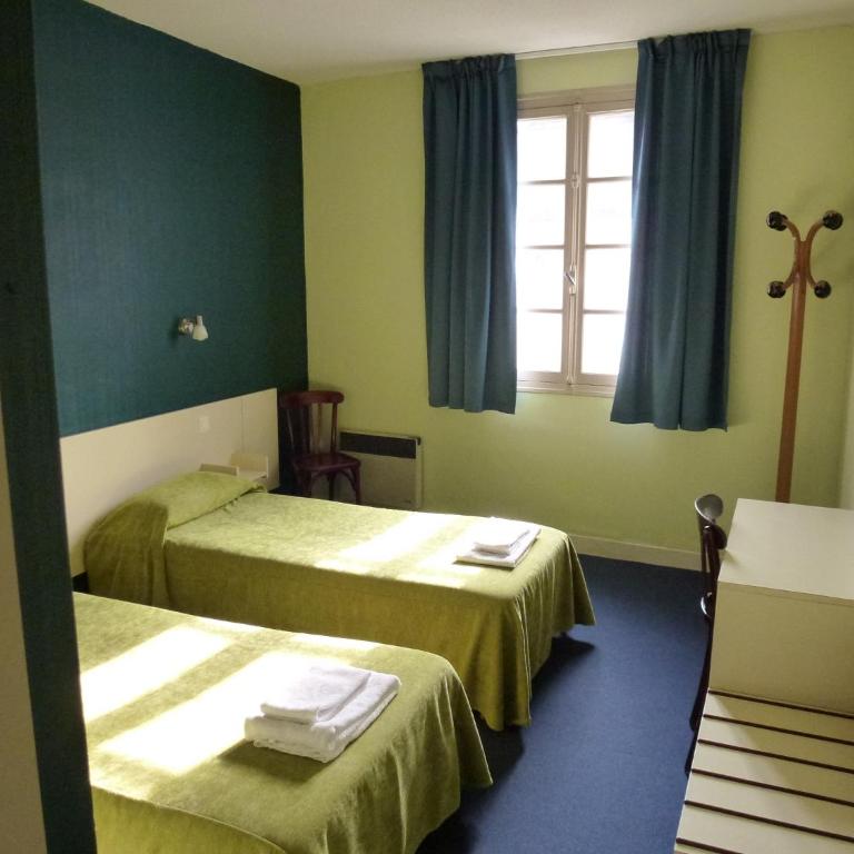 Hôtel Croix des Nordistes - Chambre Lits Jumeaux - 7