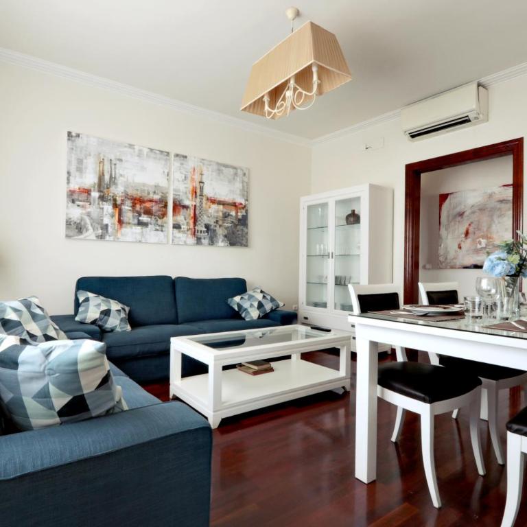 Classbedroom Fira Business Apartment - Three-Bedroom Apartment - 1