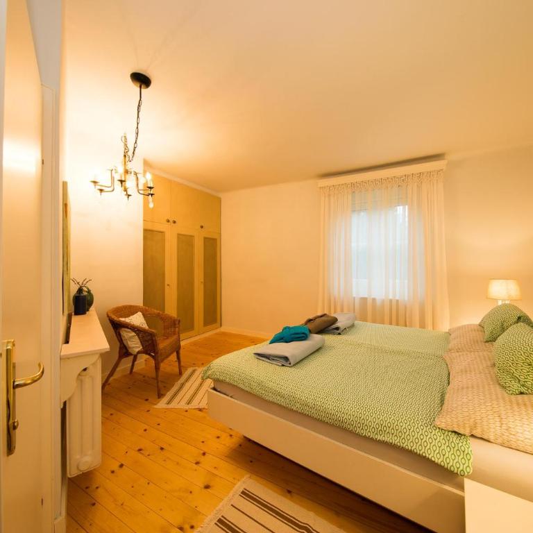 Landhaus Hindenburg - Apartment mit 1 Schlafzimmer und Balkon - 12