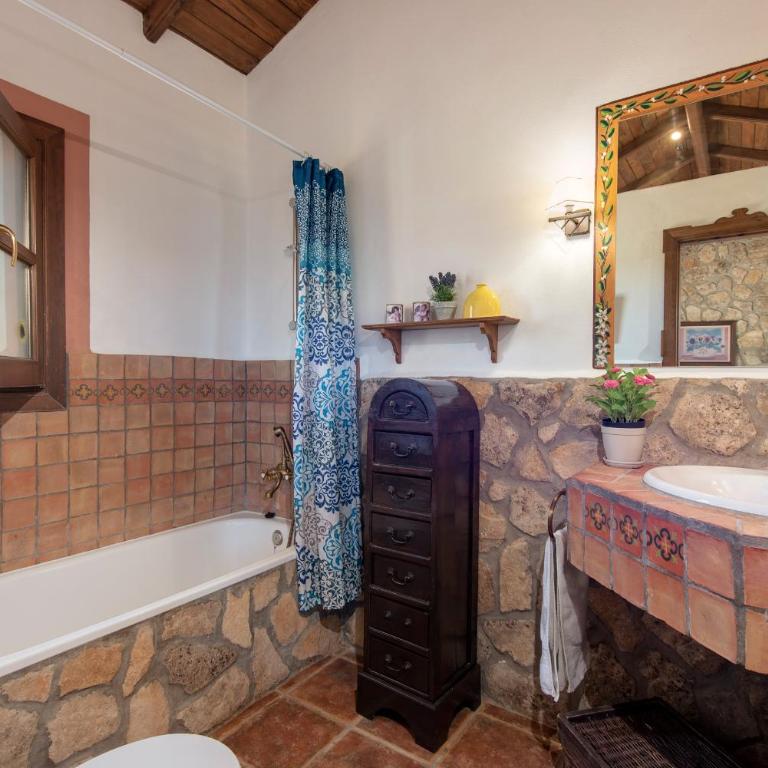 Hacienda Los Olivos - Villa con piscina privada - 11