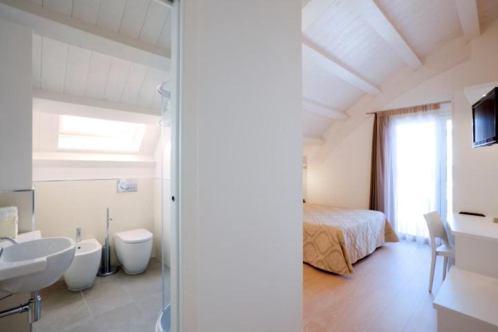 Hotel Lux - Camera Deluxe - 2