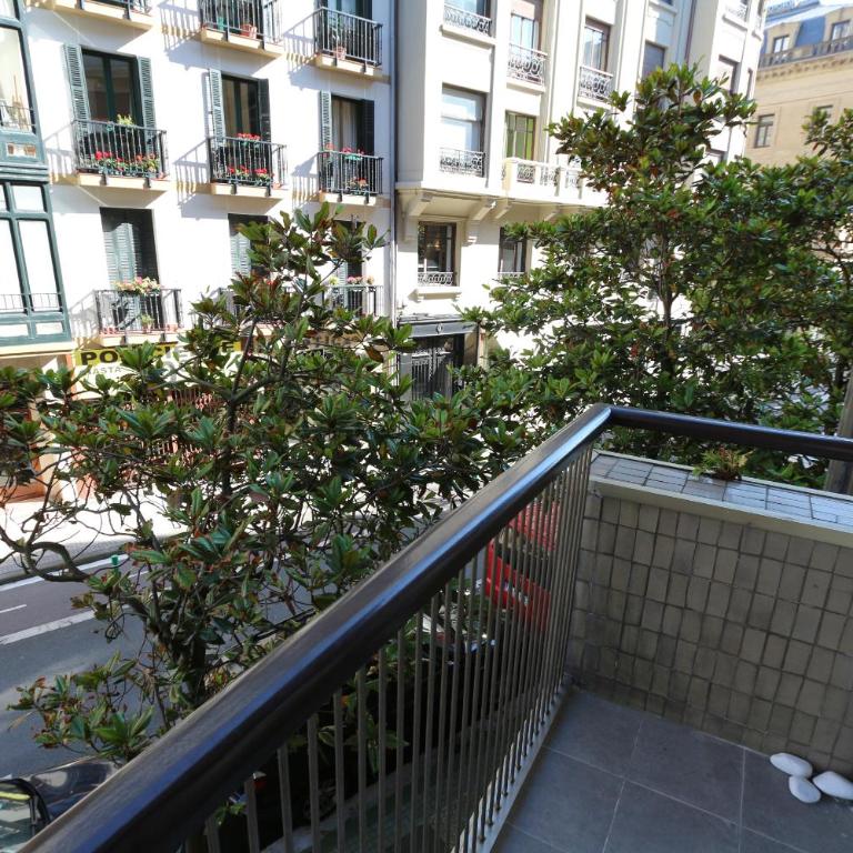 Modern & spacious apartment near La Concha Bay - Apartamento con vistas al mar - 17