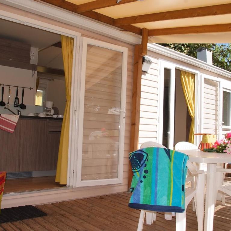 Camping Vallée du Paradis - Mobile Home 3 Chambres (6-8 Personnes) - 4
