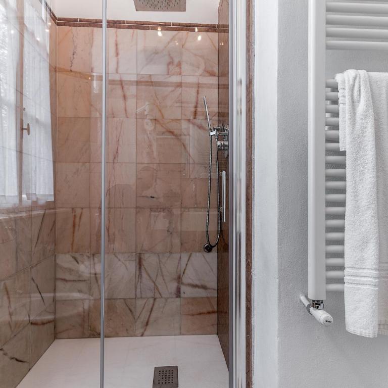 Hotel Villa Maremonti - 2 Camere Matrimoniali Comunicanti (2 Adulti + 2 Bambini) - 6