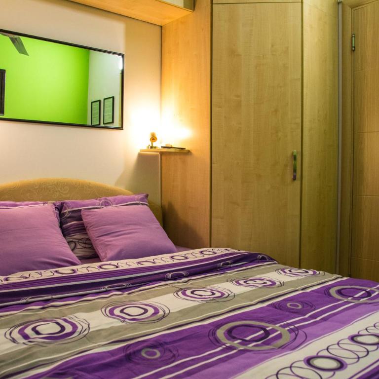 Rooms And Apartments S - Dvokrevetna Soba sa Bračnim Krevetom i Balkonom - 10