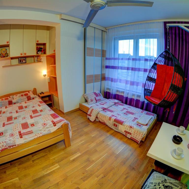 Rooms And Apartments S - Trokrevetna Soba sa Zajedničkim Kupatilom - 10