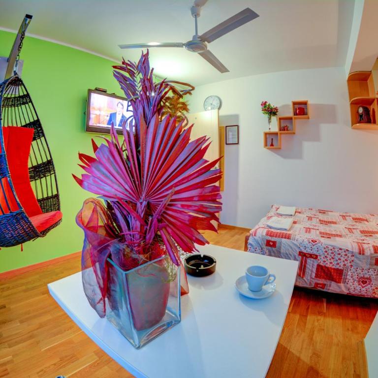 Rooms And Apartments S - Trokrevetna Soba sa Zajedničkim Kupatilom - 8