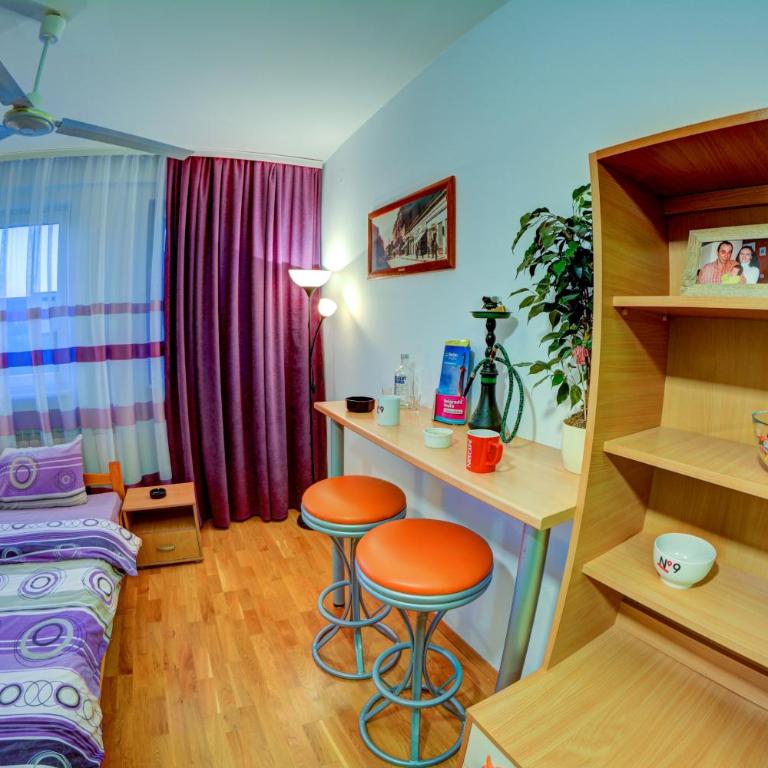 Rooms And Apartments S - Dvokrevetna Soba sa Bračnim Krevetom i Zajedničkim Kupatilom - 8