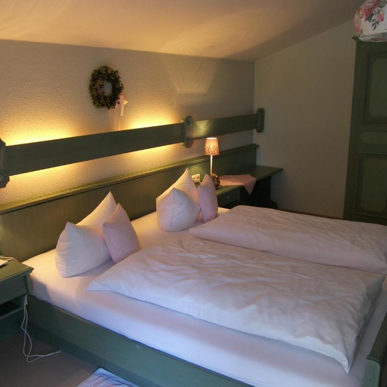 Ferienwohnung Christiane - Steilhofweg / Feuerwehrheimstrasse - Apartment mit 1 Schlafzimmer und Balkon - 1