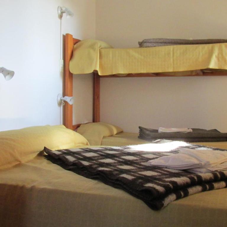 Hostel Aves del Lago - Apartamento con vistas al jardín - 8