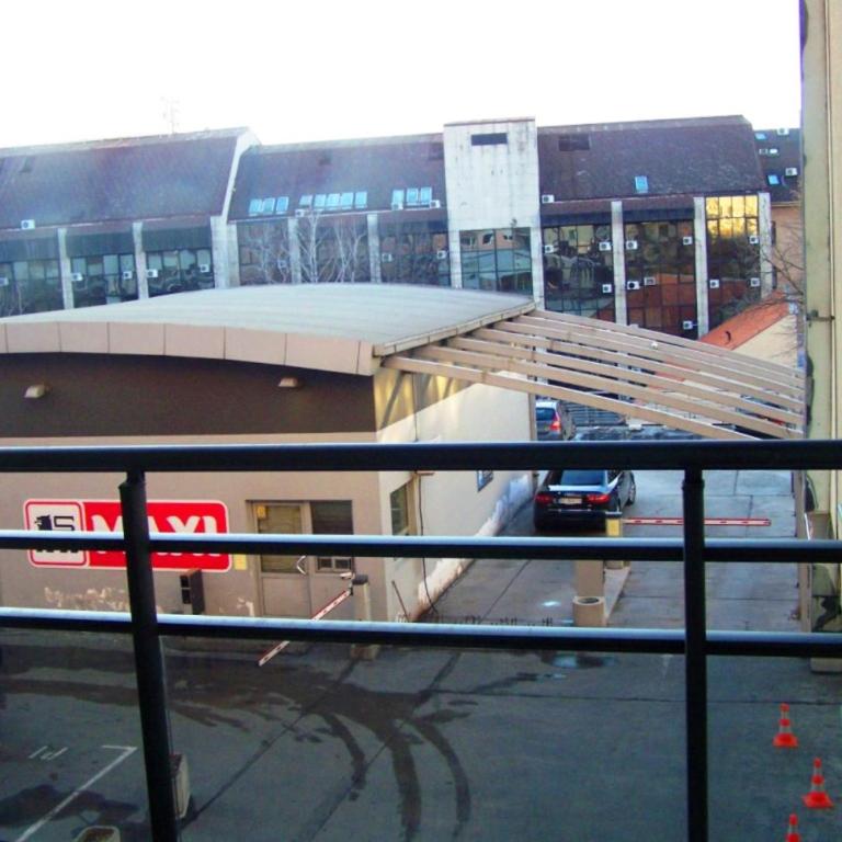 Rooms And Apartments S - Dvokrevetna Soba sa Bračnim Krevetom i Balkonom - 5