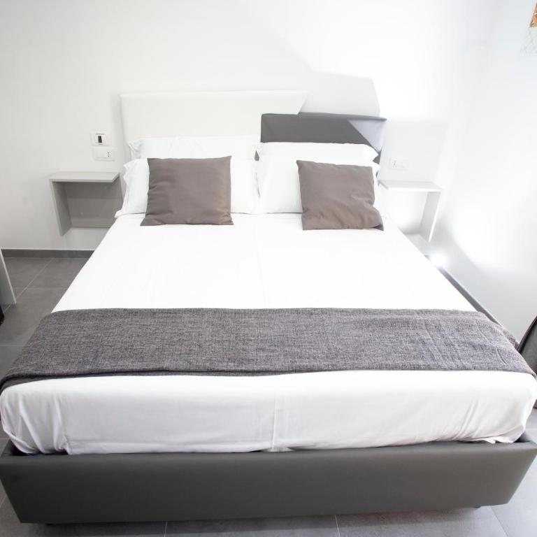 Amazing Napoli - Deluxe Room - 4