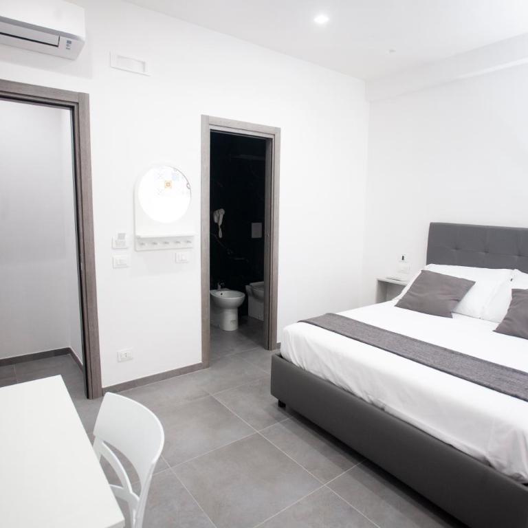 Amazing Napoli - Deluxe Room - 4