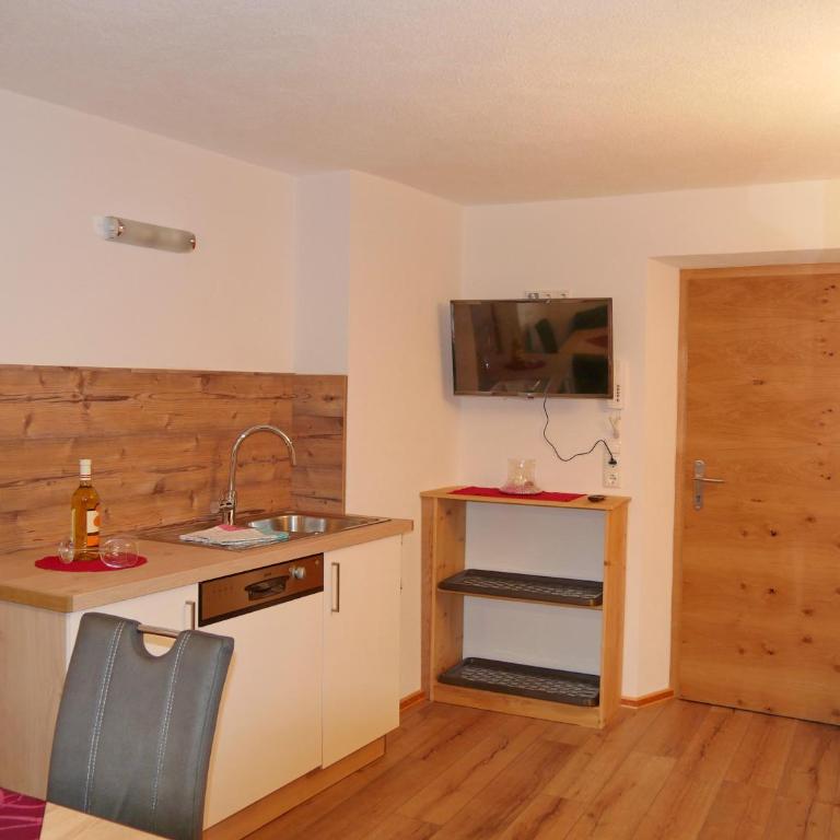 Haus Dilitz-Theiner - Bachblüte - Apartment mit Balkon - Erdgeschoss - 22
