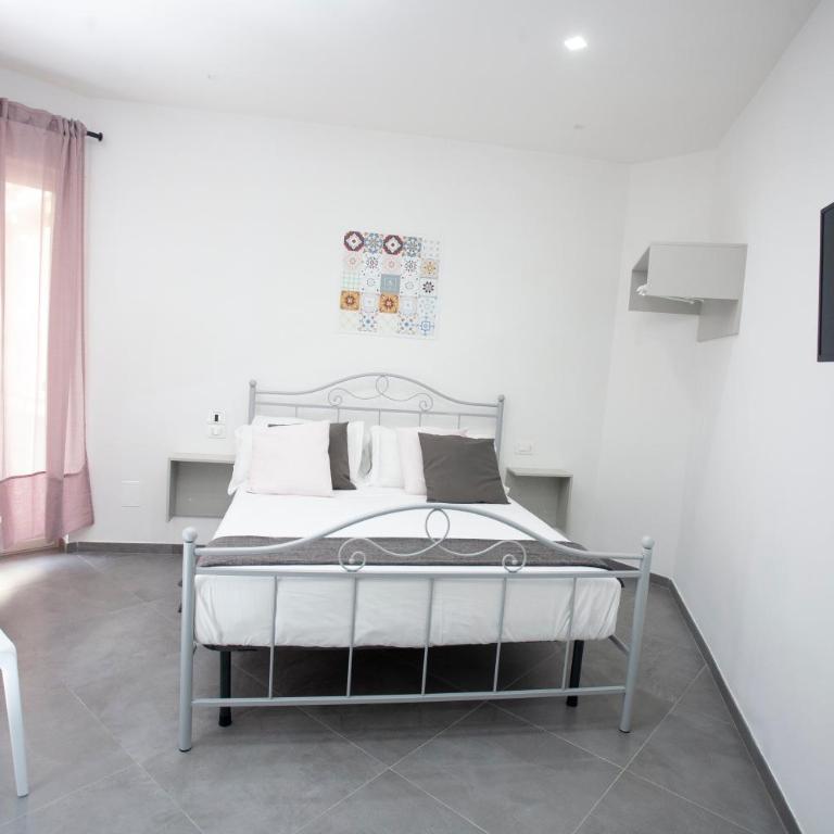 Amazing Napoli - Standard Double Room - 1
