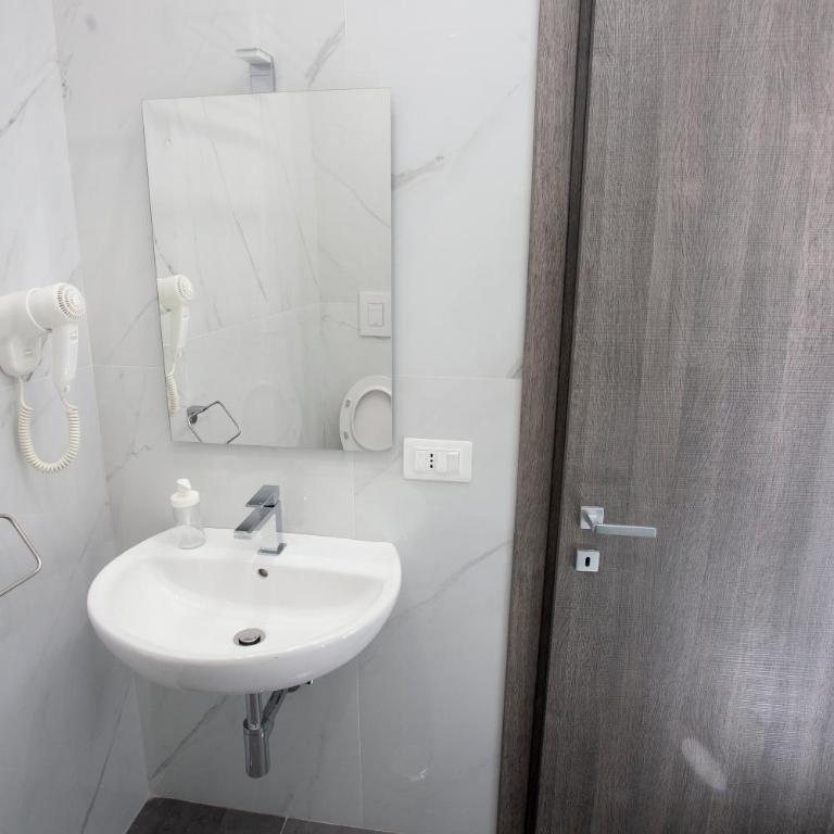 Amazing Napoli - Standard Double Room - 2