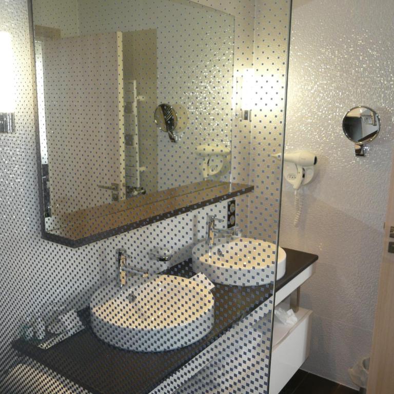 Grand Hôtel Des Thermes - Chambre Double Classique - Vue sur Ville - 3