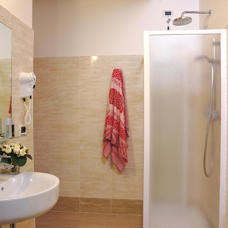 Hotel Favorita Easy Stay B&B - Camera Matrimoniale Economy - 2